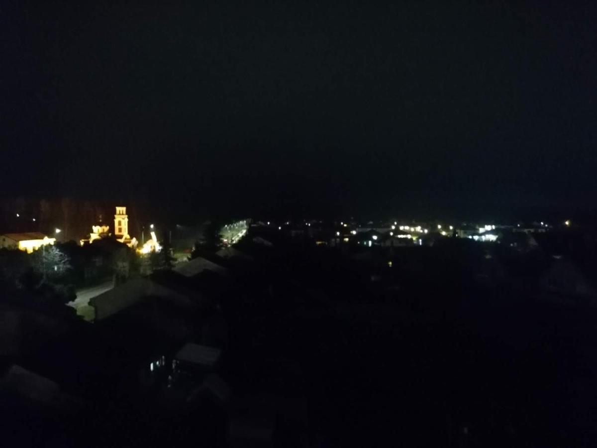 Apartman Dionis Sm Sremska Mitrovica Exterior foto